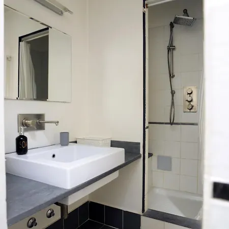 Sant Ambrogio Courtyard In Shared Flat בית אירוח *