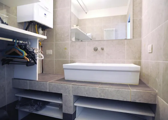 Pansiyon Sant Ambrogio Courtyard In Shared Flat Milano