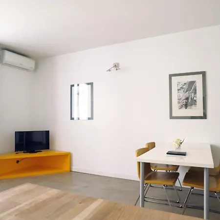 Sant Ambrogio Courtyard In Shared Flat *